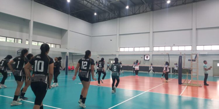 Tim Voli Popwilda Kabupaten Bekasi Paksa PPOP Ragunan Bermain Rubber Set dalam Laga Try Out